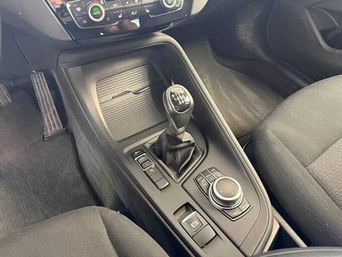 BMW X1 sDrive18i Advantage | LED| Navi | AHK 