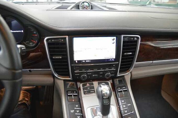 Porsche Panamera 4S PDK SD