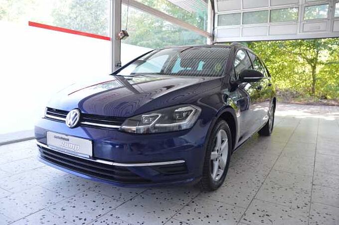 Volkswagen Golf VII Var. 1.5 TSI Auto. IQ.DRIVE AHK