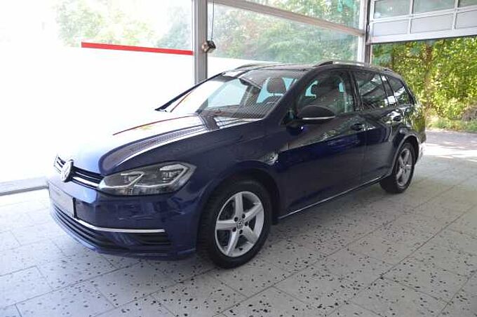 Volkswagen Golf VII Var. 1.5 TSI Auto. IQ.DRIVE AHK