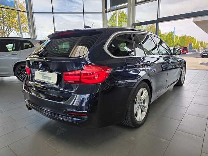 BMW 320d Sport Line AHK/HUD/Navi/Leder/RFK