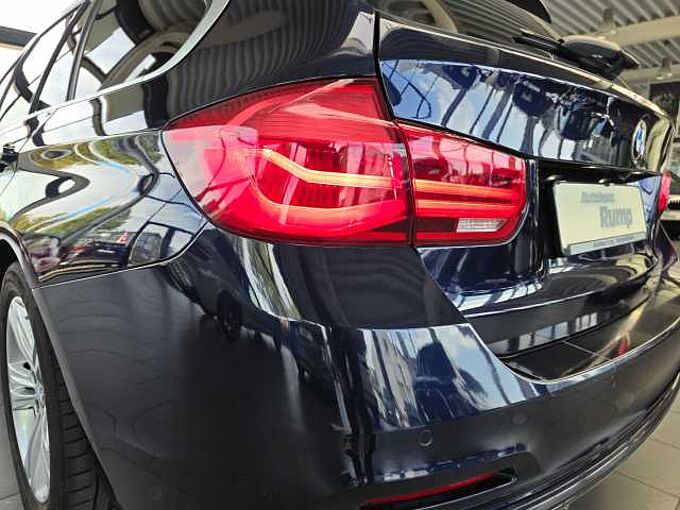 BMW 320d Sport Line AHK/HUD/Navi/Leder/RFK