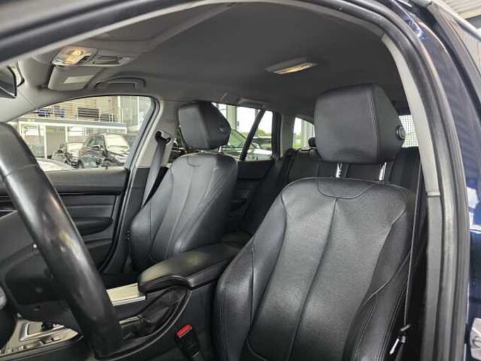 BMW 320d Sport Line AHK/HUD/Navi/Leder/RFK
