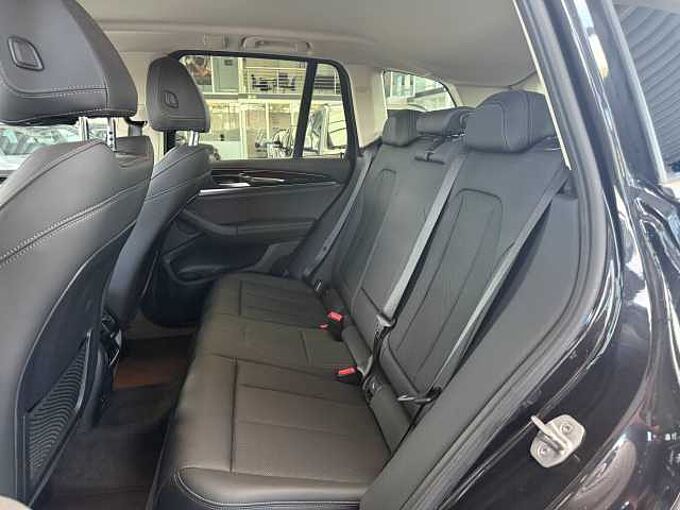 BMW X3 xDrive20d Aut. AHK,HiFi,LED,RFK