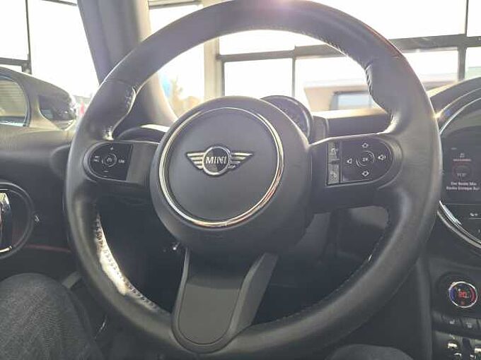 MINI Cooper 3trg. Autom. Pano/Leder/LED/Apple/PDC
