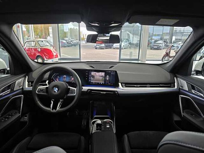 BMW X1 sDrive18i M-Sport Pro AHK/H-K/DAB/Navi/LED