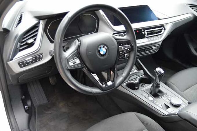 BMW 118i Advantage Sitzhzg. LM-F`17