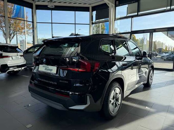 BMW iX1 eDrive20 | NAVI | KAMERA | PARKASSISTENT | SHZ