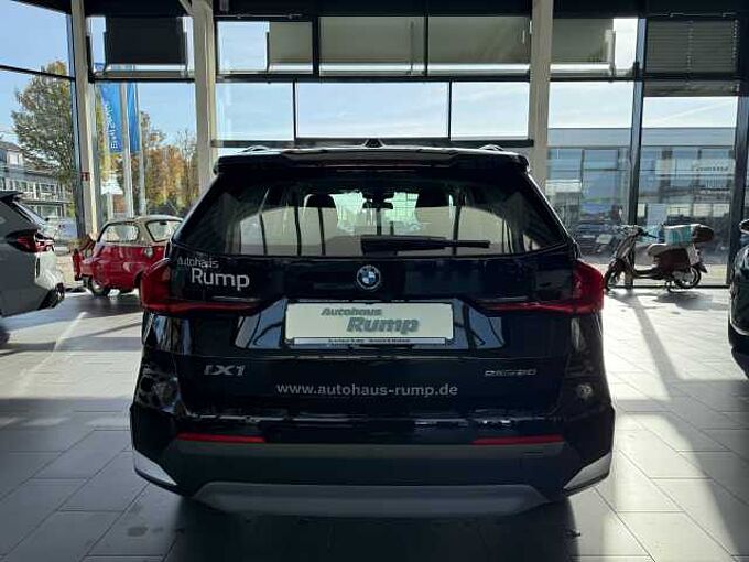 BMW iX1 eDrive20 | NAVI | KAMERA | PARKASSISTENT | SHZ
