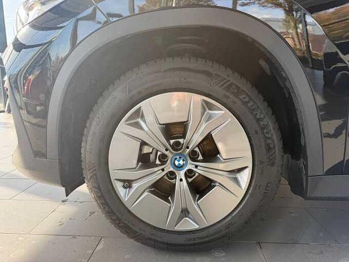 BMW iX1 eDrive20 | NAVI | KAMERA | PARKASSISTENT | SHZ