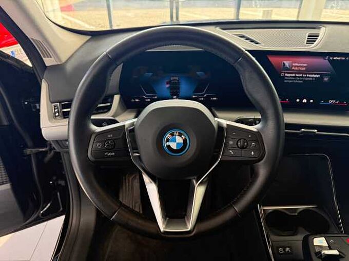 BMW iX1 eDrive20 | Navi | LED | SHZ| Kamera | Parkassistent