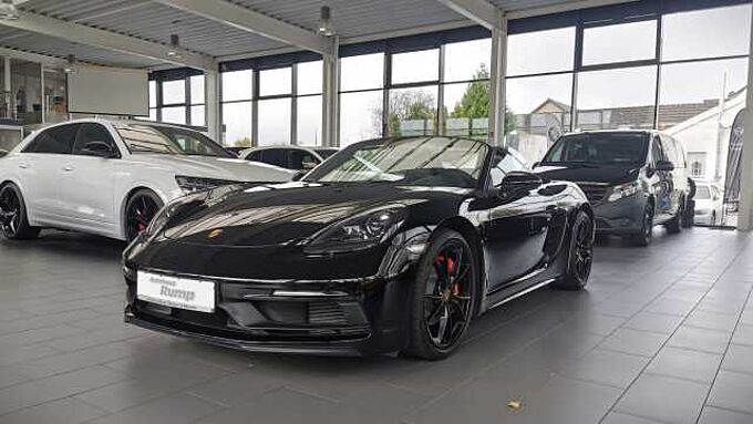 Porsche 718 Boxster GTS schwarz/schwarz