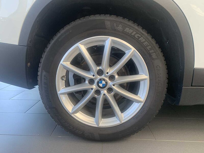 BMW X1 sDrive18i Advantage Aut. Navi/LED/SHZ