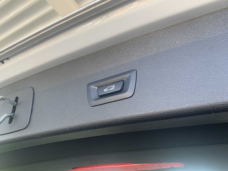 BMW X1 sDrive18i Advantage Aut. Navi/LED/SHZ