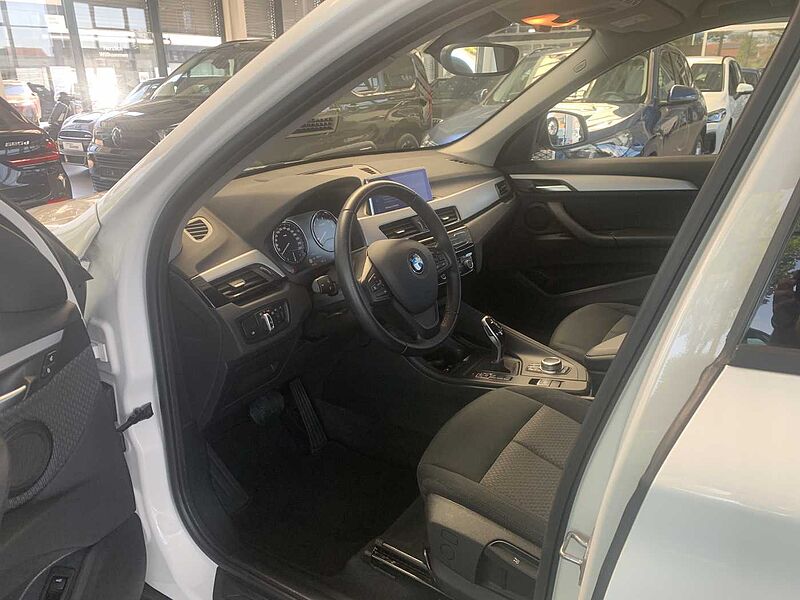 BMW X1 sDrive18i Advantage Aut. Navi/LED/SHZ