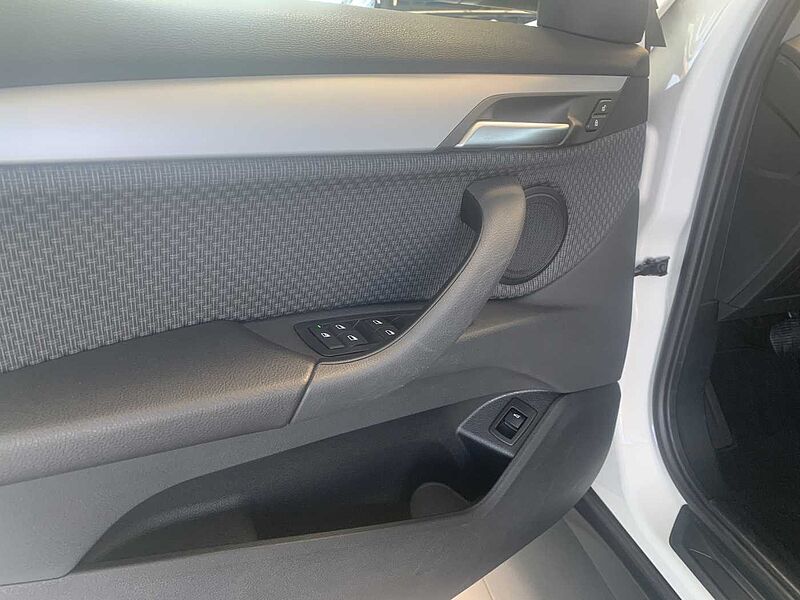 BMW X1 sDrive18i Advantage Aut. Navi/LED/SHZ