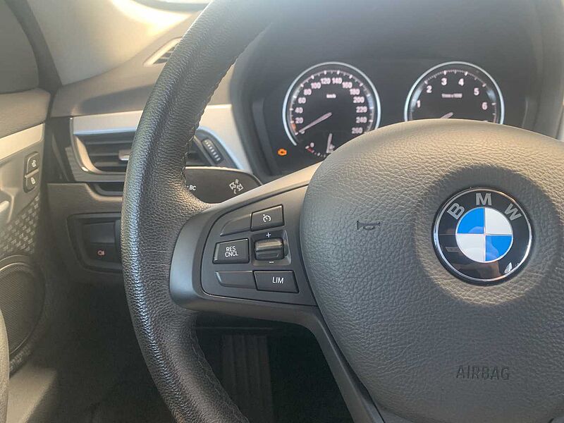 BMW X1 sDrive18i Advantage Aut. Navi/LED/SHZ