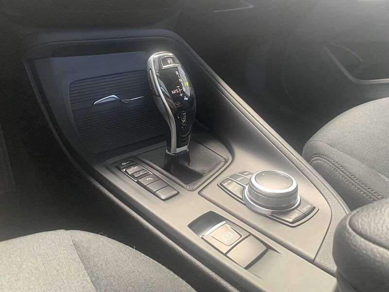 BMW X1 sDrive18i Advantage Aut. Navi/LED/SHZ