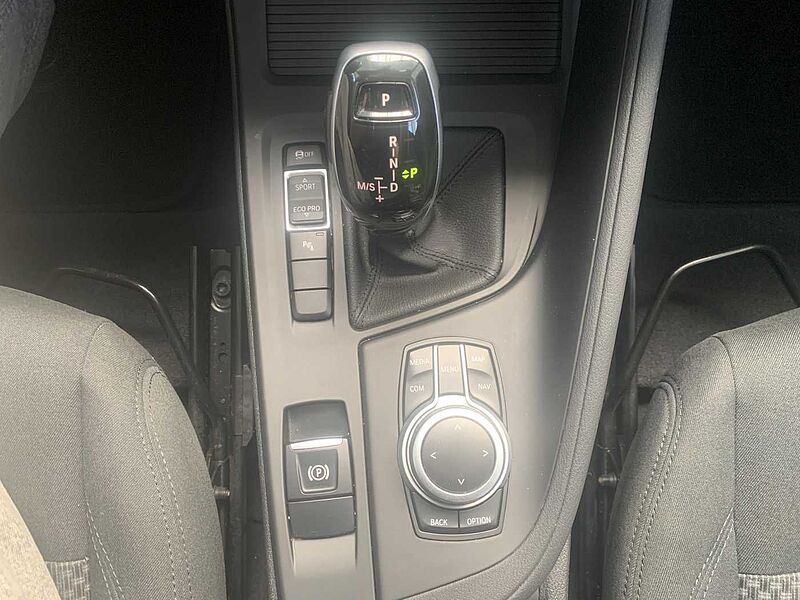 BMW X1 sDrive18i Advantage Aut. Navi/LED/SHZ