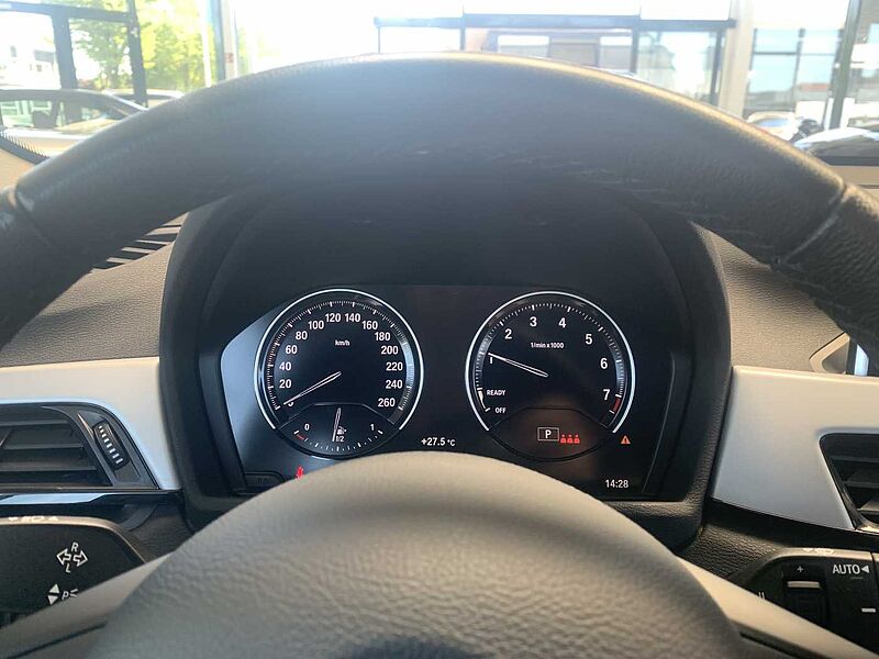 BMW X1 sDrive18i Advantage Aut. Navi/LED/SHZ
