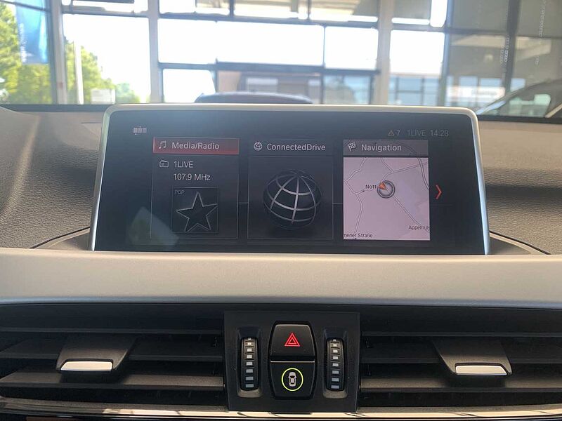 BMW X1 sDrive18i Advantage Aut. Navi/LED/SHZ