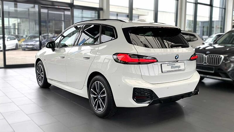 BMW 218i Active Tour. M-Sport NAVI/AHK/LM/H&K