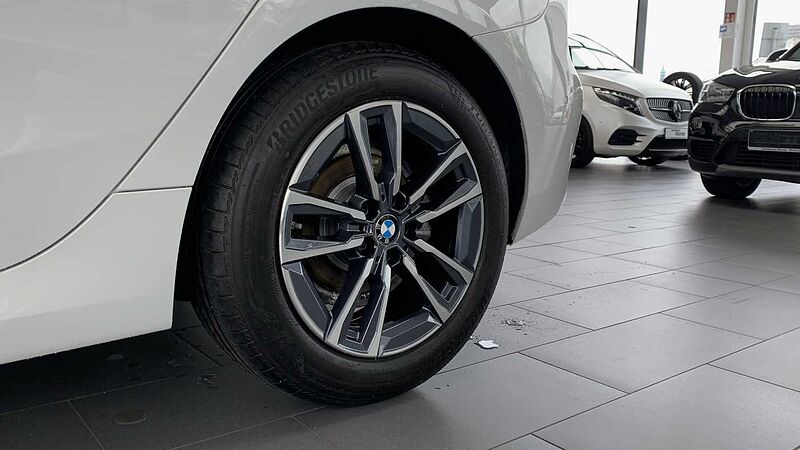 BMW 218i Active Tour. M-Sport NAVI/AHK/LM/H&K