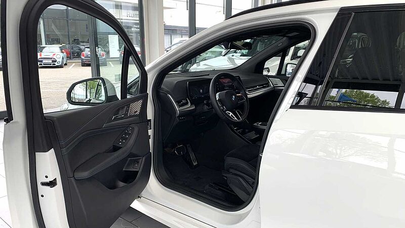 BMW 218i Active Tour. M-Sport NAVI/AHK/LM/H&K