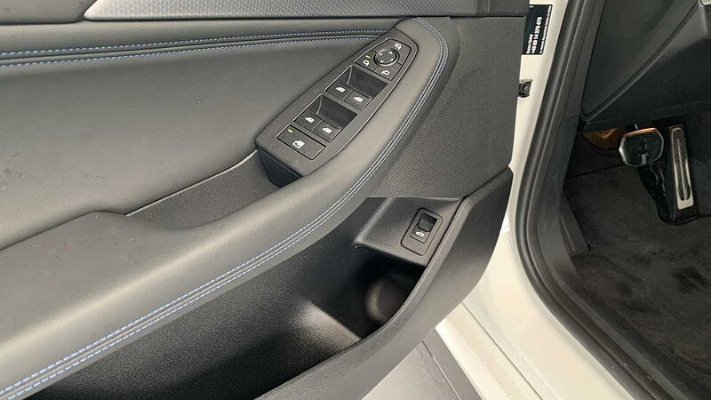 BMW 218i Active Tour. M-Sport NAVI/AHK/LM/H&K