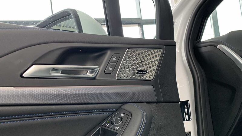 BMW 218i Active Tour. M-Sport NAVI/AHK/LM/H&K