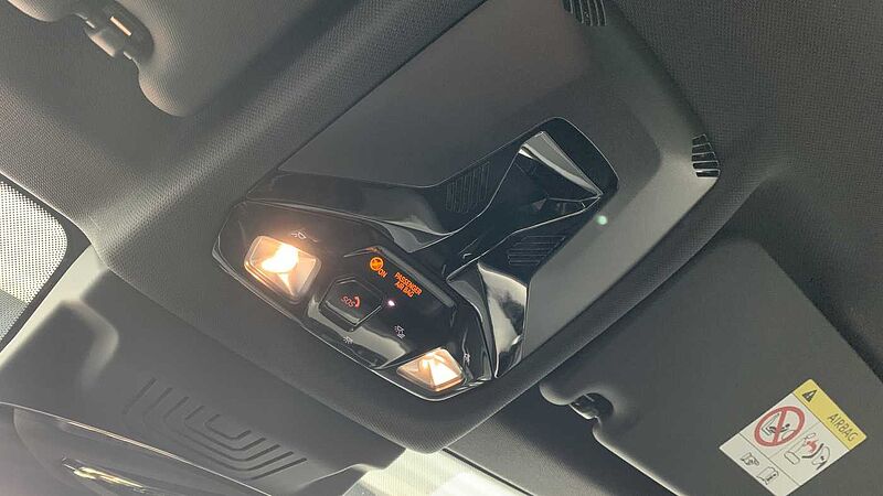 BMW 218i Active Tour. M-Sport NAVI/AHK/LM/H&K