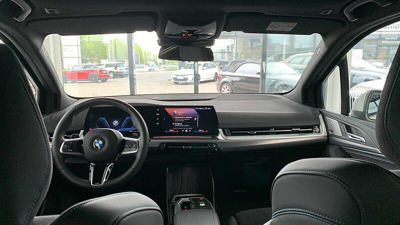 BMW 218i Active Tour. M-Sport NAVI/AHK/LM/H&K