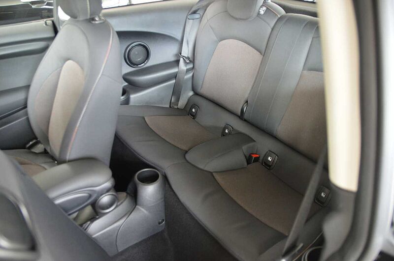 MINI 3-TÜRER Mini One Blackyard