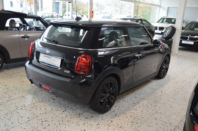 MINI 3-TÜRER Mini One Blackline