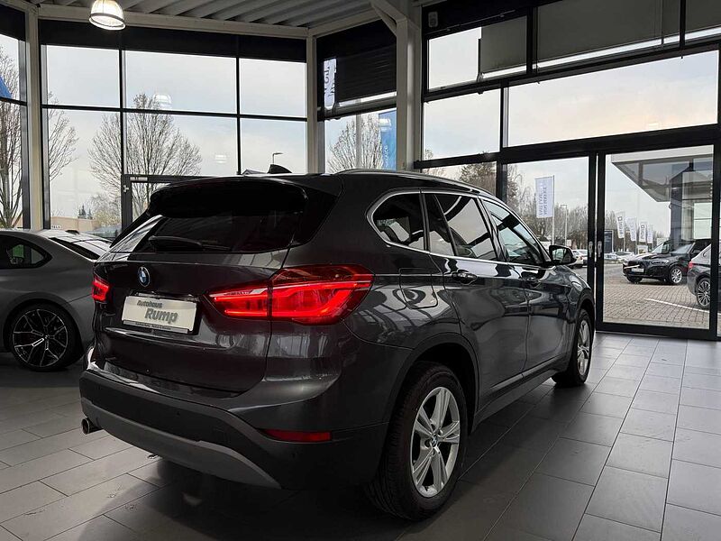BMW X1 sDrive18i Aut. Advantage LED / NAVI / RFK