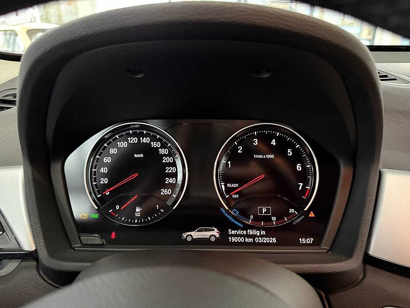 BMW X1 sDrive18i Aut. Advantage LED / NAVI / RFK