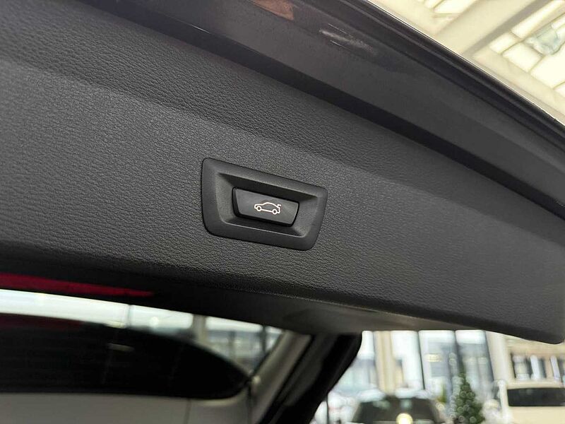 BMW X1 sDrive18i Aut. Advantage LED / NAVI / RFK