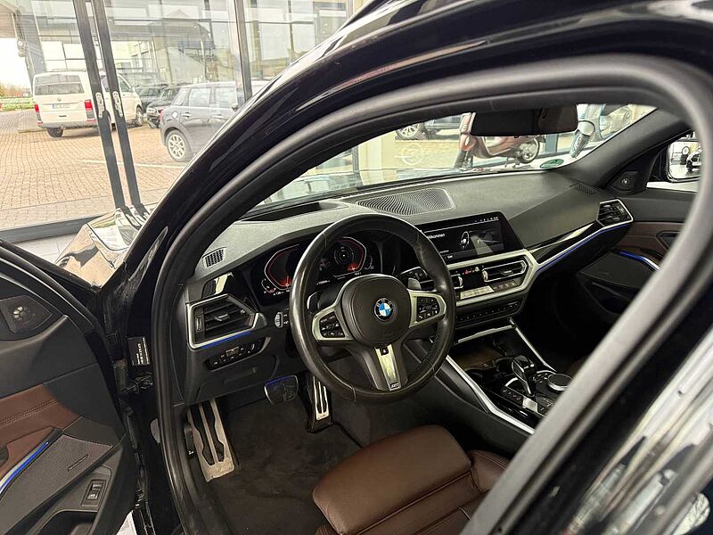 BMW M340i Touring xDrive ACC / HUD / PANO / Keyless