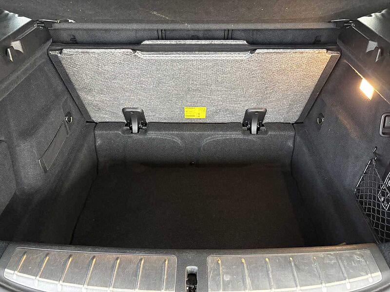 BMW X2 sDrive18i M-Sport / LED / Aut.