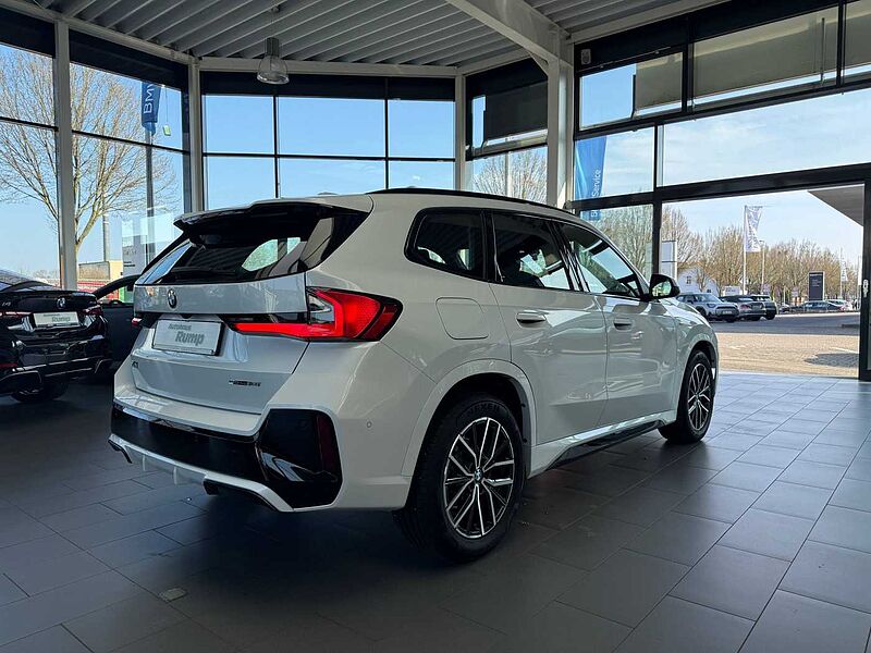 BMW X1 sDrive 18i M Sportpaket / Adapt. LED / Keyless