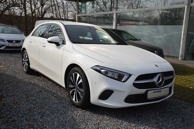 Mercedes-Benz A180 Autom. Navi. Sports.