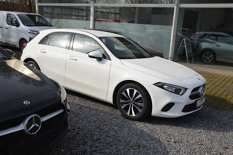 Mercedes-Benz A180 Autom. Navi. Sports.