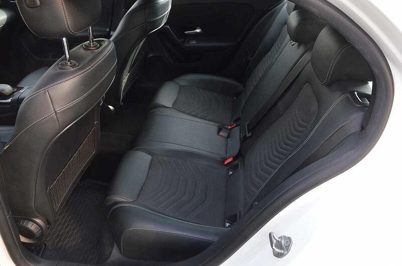 Mercedes-Benz A180 Autom. Navi. Sports.