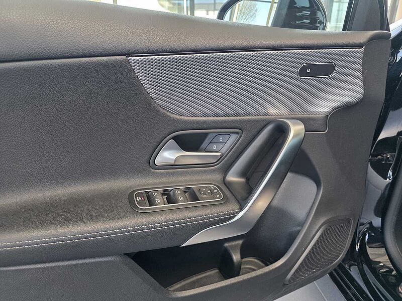 Mercedes-Benz A 250 4Matic 7G-DCT Progressive Multibeam LED / MBUX