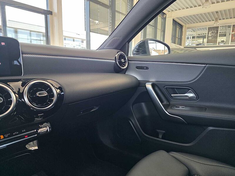 Mercedes-Benz A 250 4Matic 7G-DCT Progressive Multibeam LED / MBUX