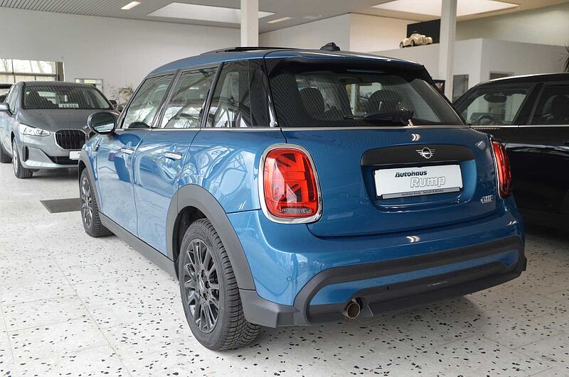 MINI ONE 5-T&Uuml;RER Pano, Navi