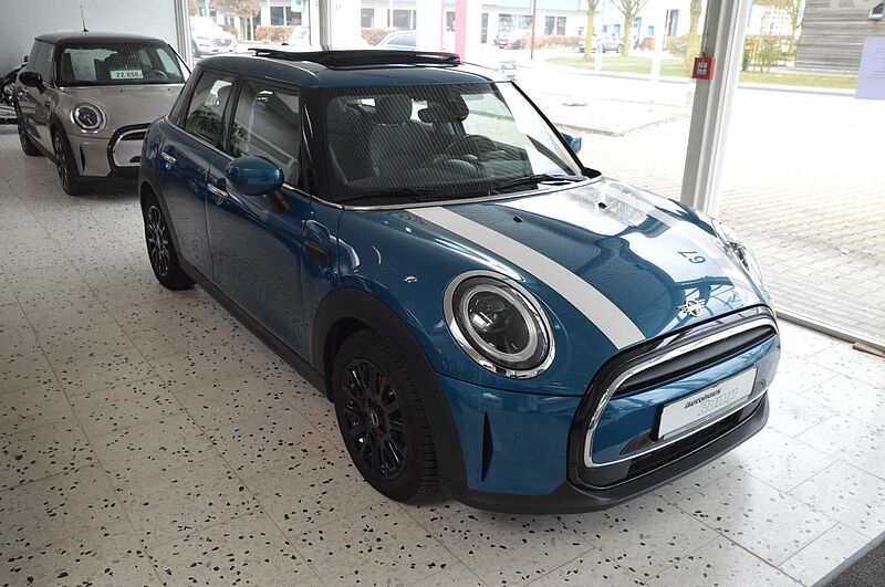 MINI ONE 5-T&Uuml;RER Pano, Navi