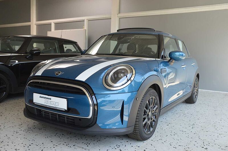MINI ONE 5-T&Uuml;RER Pano, Navi