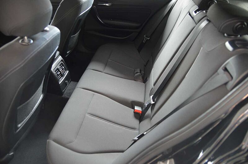 BMW 120d Sport Line LED, Navi, H&K SS