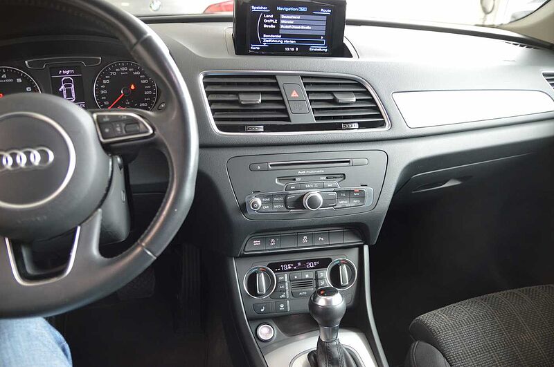 Audi Q3 1.4 TFSI  S tronic sport